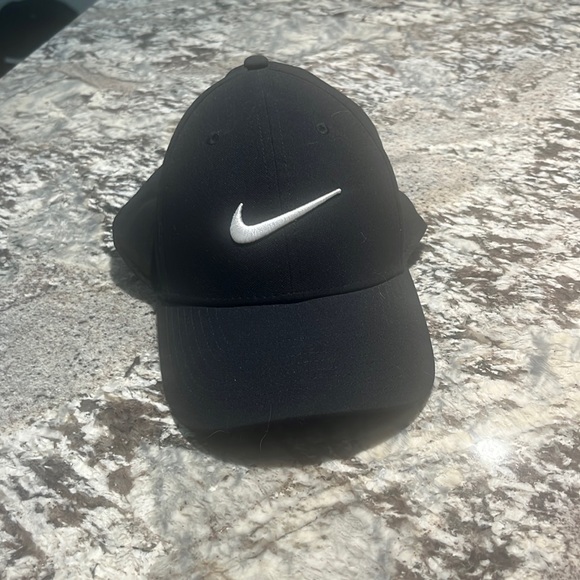 Women’s black nike hat - Picture 1 of 1